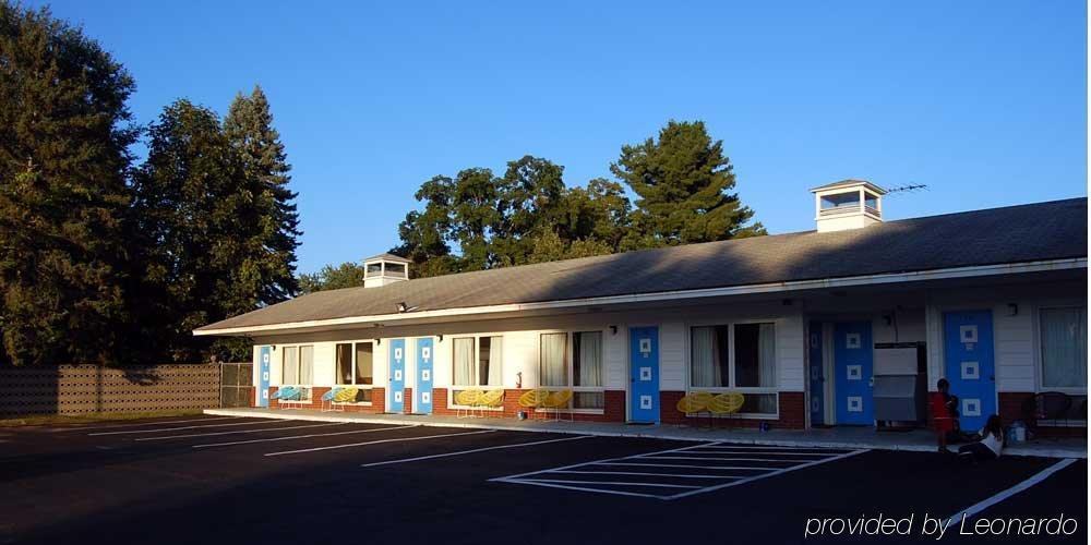Blue Sky Inn Glens Falls-Saratoga-Lake George ภายนอก รูปภาพ