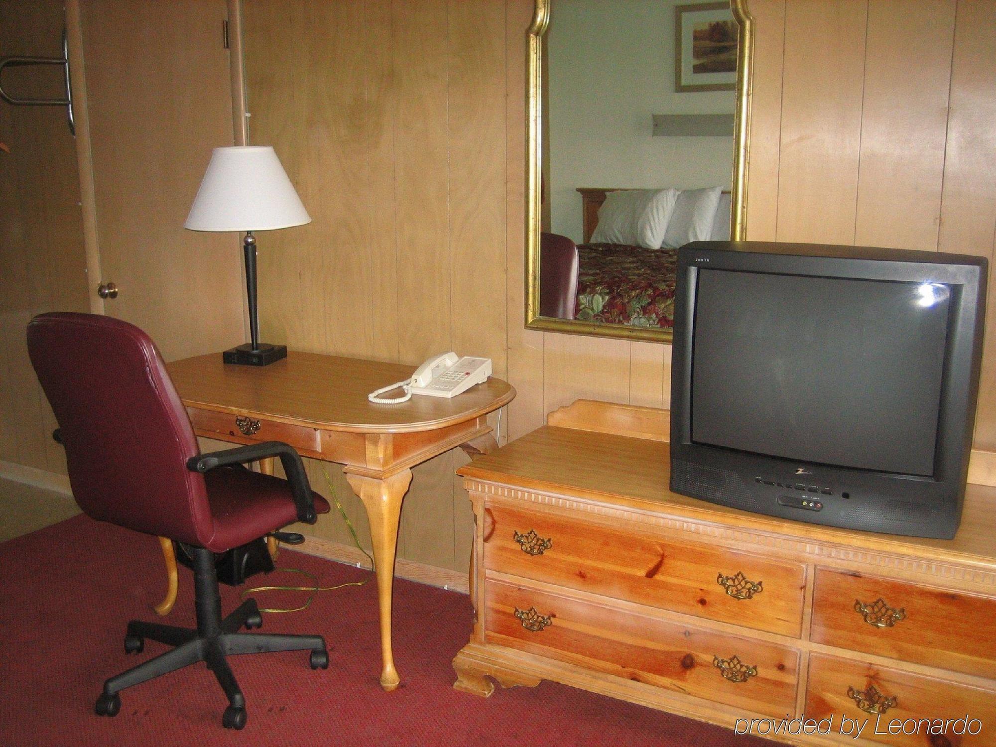 Blue Sky Inn Glens Falls-Saratoga-Lake George ภายนอก รูปภาพ