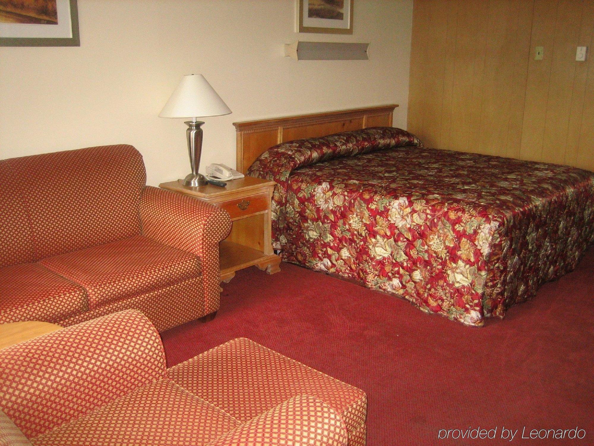 Blue Sky Inn Glens Falls-Saratoga-Lake George ภายนอก รูปภาพ